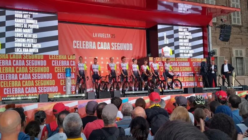 Vuelta, presentate le squadre a Torino: sabato il via da Reggia della Venaria Reale