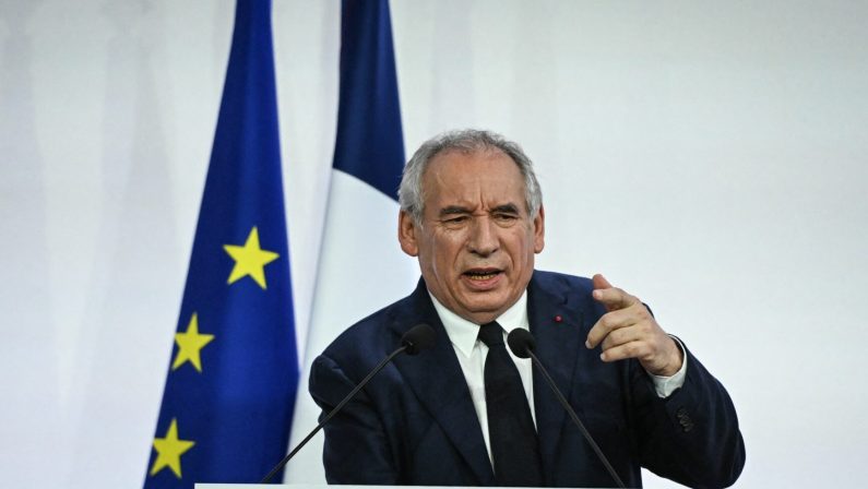 Bayrou attacca Italia: dumping fiscale. P.Chigi replica: parole infondate