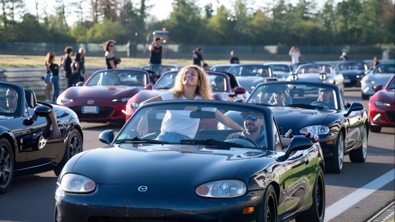 Mazda porta al Minardi Day le versioni speciali MX-5 2025