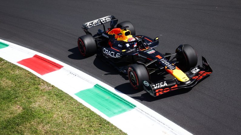 GP d’Italia: Max Verstappen conquista la pole position a Monza, Leclerc 4°