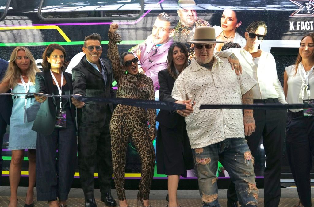 Trenitalia “viaggia con la musica”, un Regionale con la livrea X Factor
