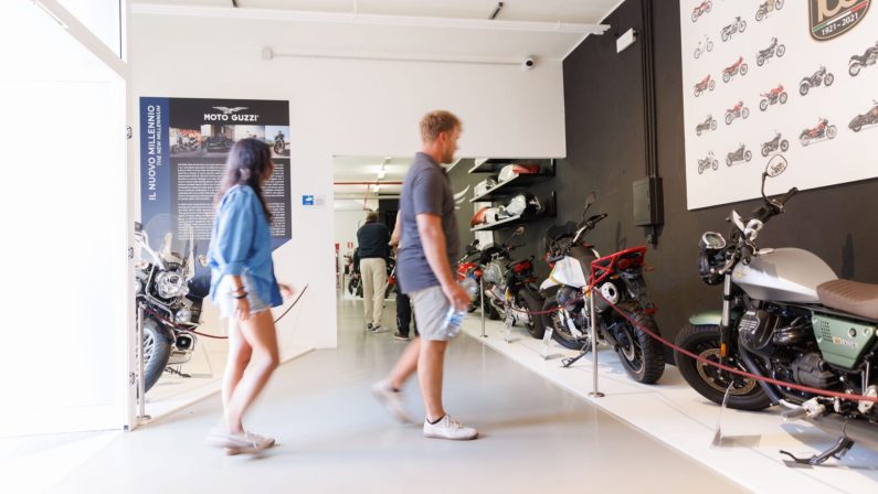 Moto Guzzi, in migliaia all’evento Open House 2025