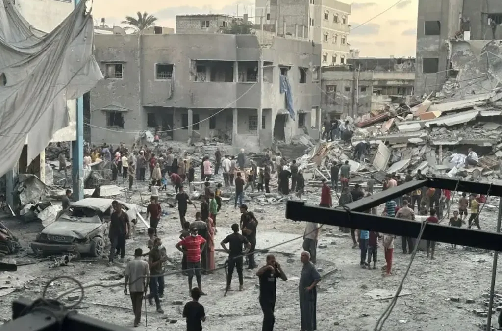Si intensifica l’offensiva israeliana a Gaza, 83 morti