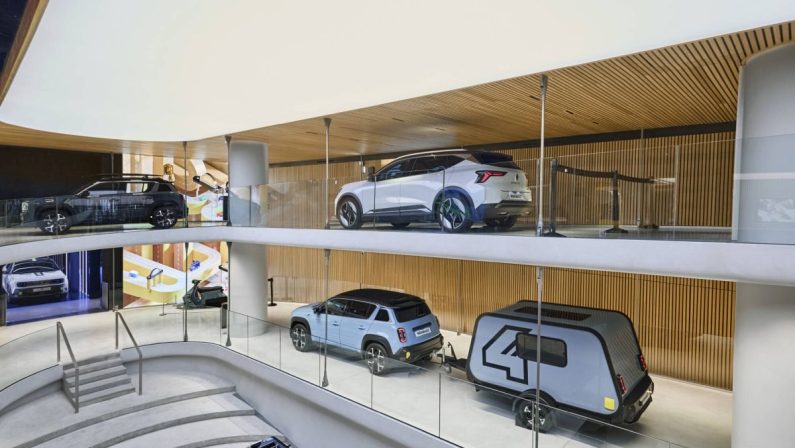 Le dèfilè renault the carwalk, il nuovo spazio sugli Champs-E’lysèes