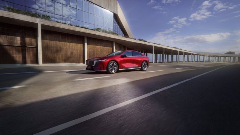 La nuova Mazda6e al Salone dell’Auto di Torino