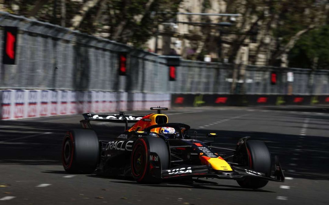 Pole di Verstappen davanti a Sainz al Gp di Azerbaijan