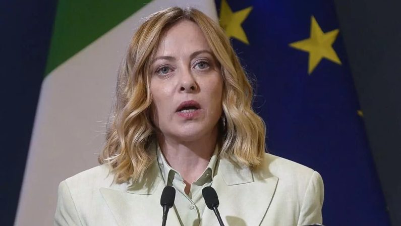 Meloni a giovani FdI “Minacce si moltiplicano, ma non abbiamo paura”