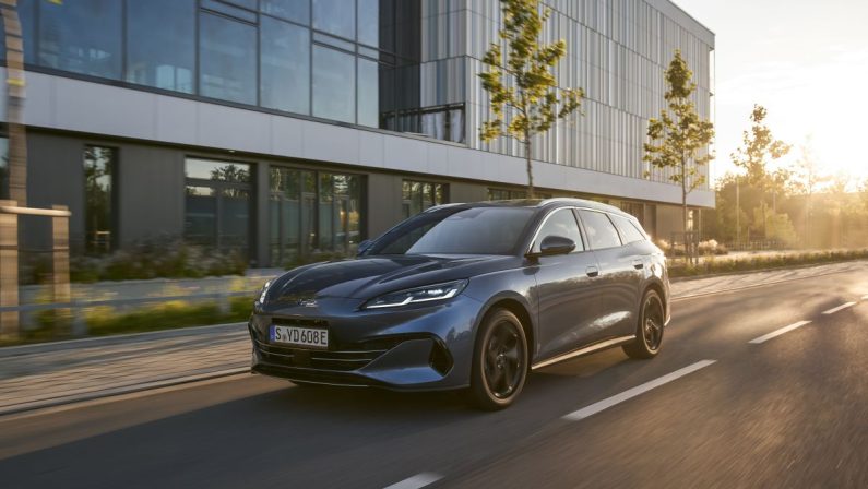 BYD e DENZA protagonisti al Salone dell’Auto di Torino