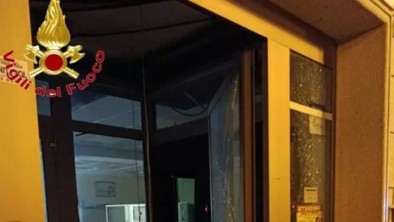 Trinitapoli, assalto al bancomat: banda in fuga a mani vuote