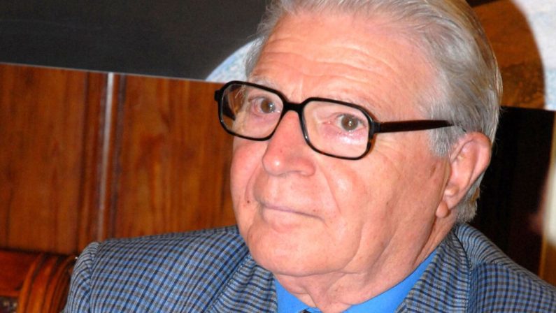 Reggio in lutto, addio a Franco Arillotta, custode della memoria storica