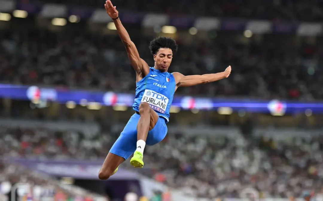 Mattia Furlani nella storia, è medaglia d’oro nel salto in lungo ai Mondiali di Tokyo