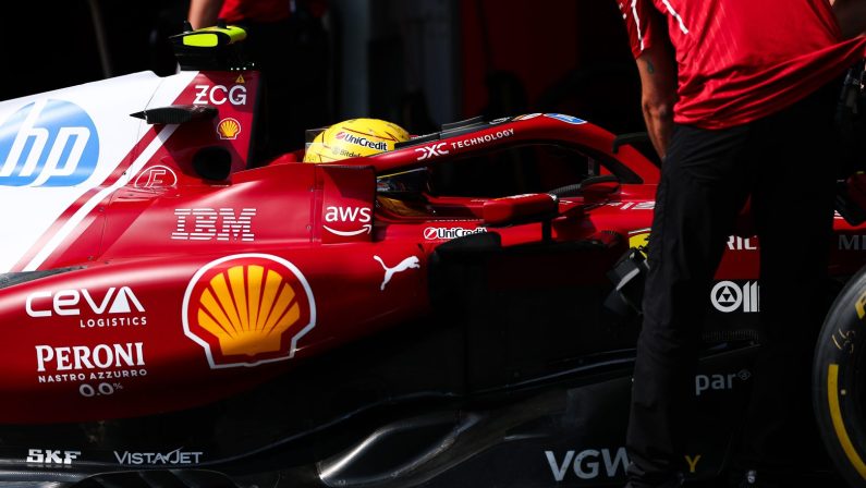 In Azerbaijan la Ferrari comanda le libere del venerdì: Hamilton primo davanti a Leclerc