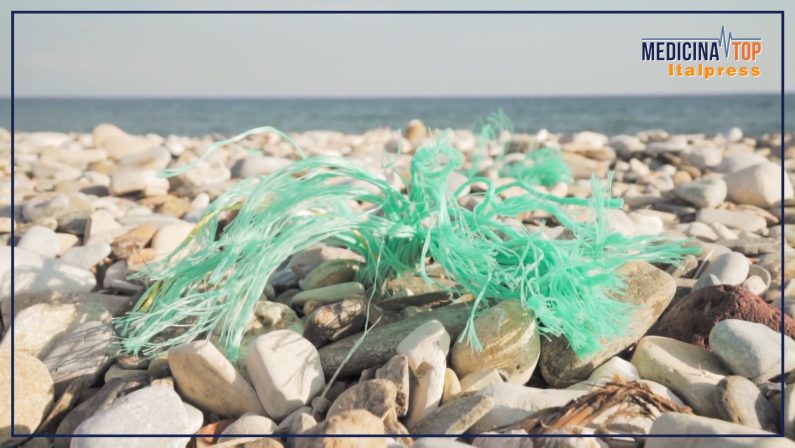 Le microplastiche minacciano i ghiacciai, un pericolo che riguarda tutti