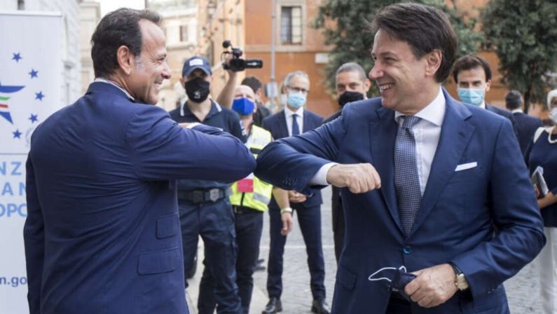 Elezioni regionali: Minenna attacca «Irrealizzabile il reddito di Tridico»