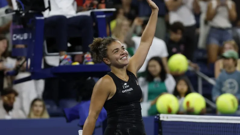 Super rimonta di Paolini su Svitolina, 1-1 tra Italia e Ucraina in BJK Cup. Sarà decisivo il doppio