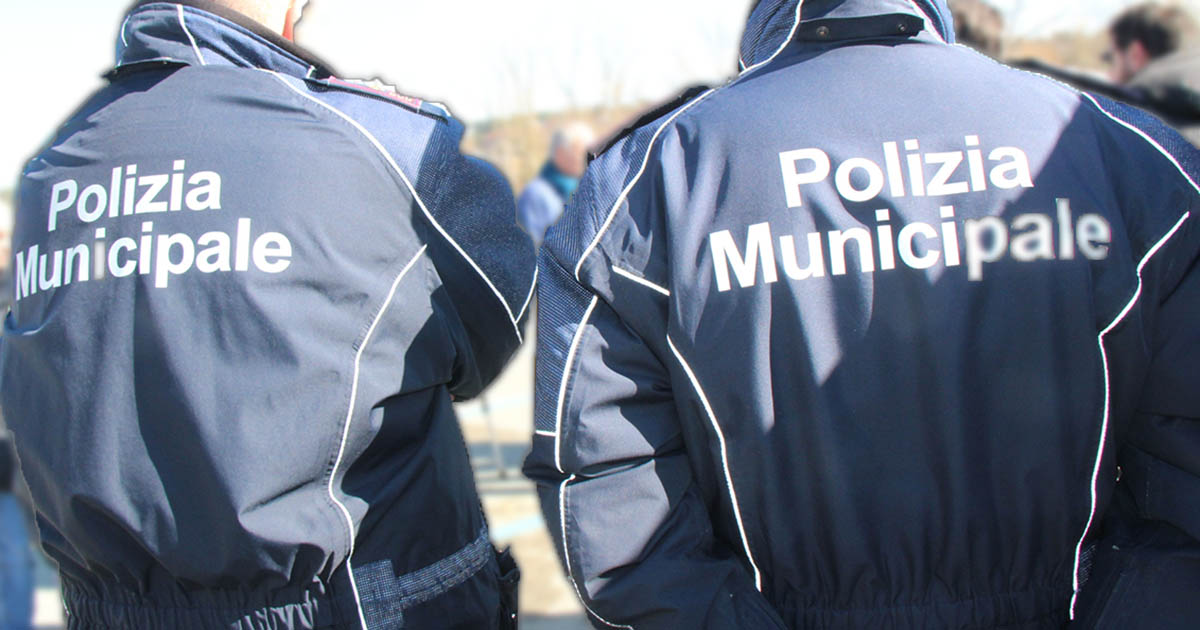 https://www.quotidianodelsud.it/wp-content/uploads/2025/09/polizia-municipale-generiche.jpg