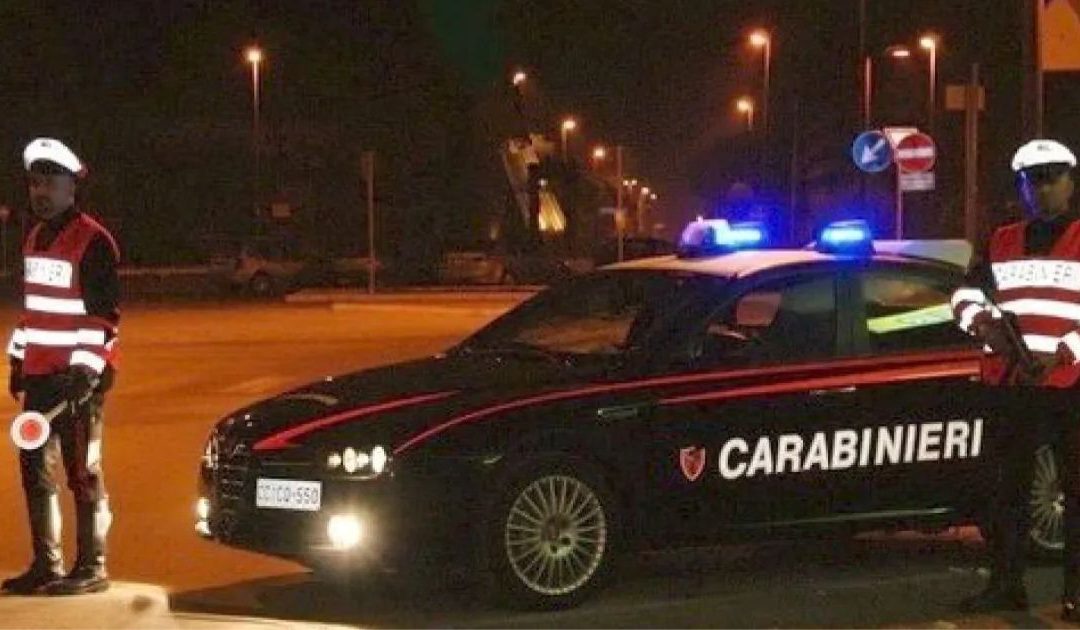 Napoli, motociclista non si ferma all’alt e investe un carabiniere