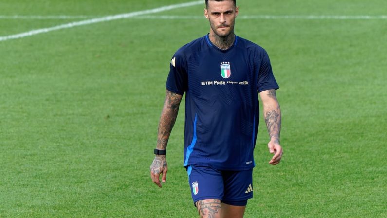 Problema fisico per Scamacca, l’attaccante lascia il ritiro della Nazionale