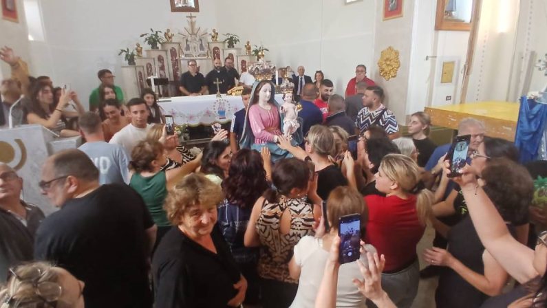 San Luca, arriva in paese la statua della Madonna di Polsi - VIDEO