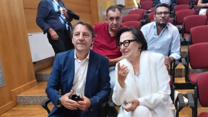 A sorpresa Tridico in visita al Consiglio comunale di Lamezia Terme