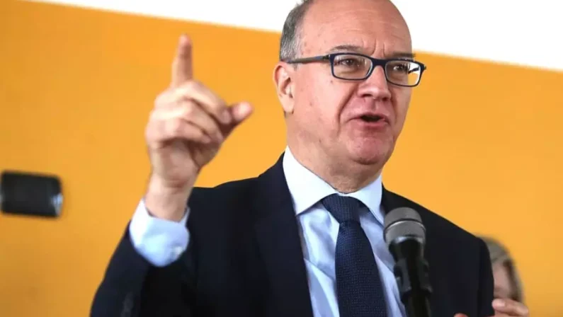 Avviso pubblico da 45 milioni per la dotazione di attrezzature sportive nei Licei, Valditara: “Lo sport è una palestra di vita”