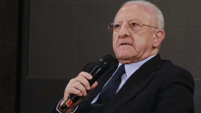 Elezioni regionali in Campania, De Luca “Per ora solo chiacchiere al vento” / Video