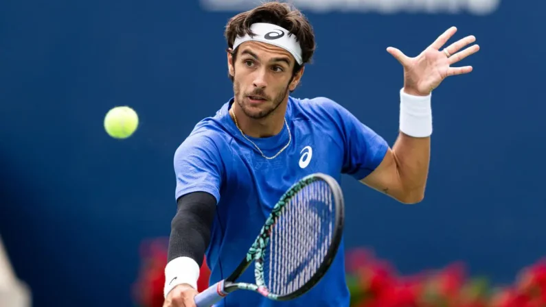Masters 1000 Shanghai, Musetti vince il derby con Darderi: è agli ottavi di finale