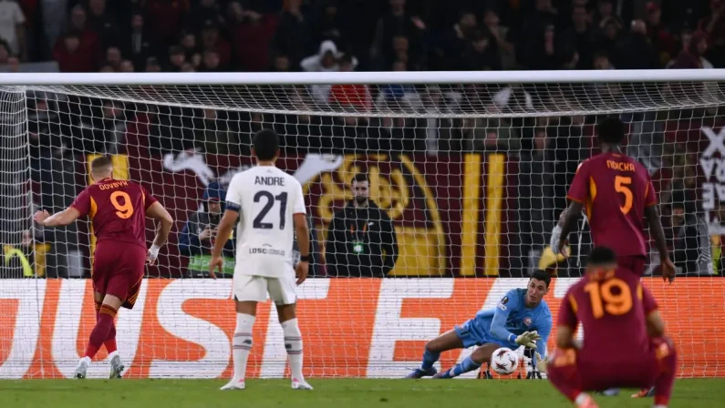 La Roma sbaglia tre volte lo stesso rigore, il Lille vince 1-0