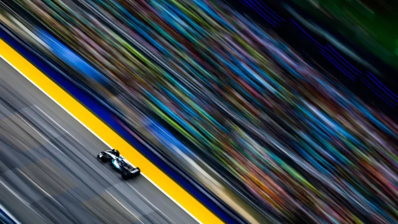 Russell in pole a Singapore davanti a Verstappen, Hamilton 6°