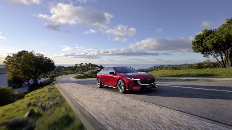Nuova Mazda6e rende più accessibile ingresso alla mobilità elettrica