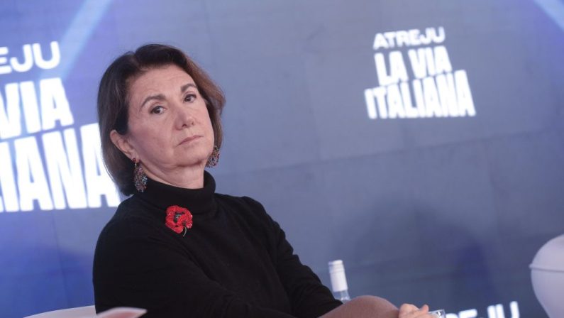 Shoah, opposizioni in rivolta dopo frasi Roccella su “gite” ad Auschwitz