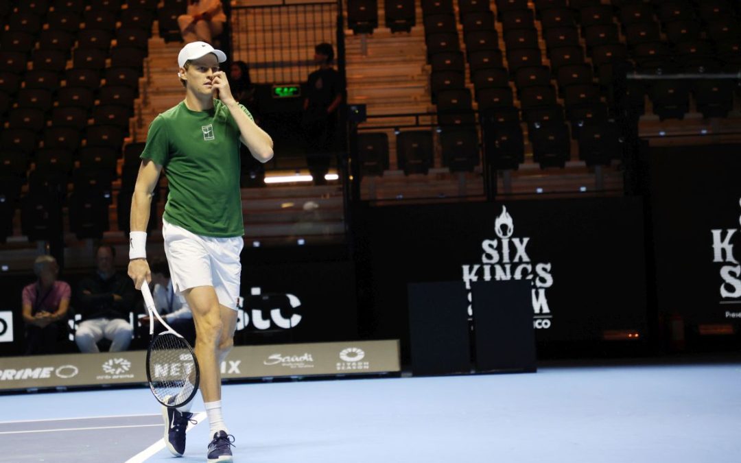 Sinner batte Tsitsipas, ora sfida Djokovic al Six Kings Slam