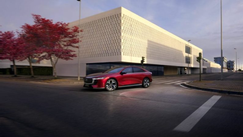 La nuova Mazda6e ottiene le cinque stelle Euro NCAP