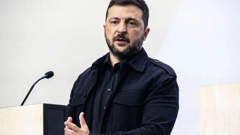 Zelensky sente Macron “Momento di spingere per la fine della guerra”