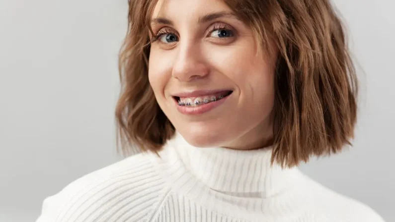 Italiani e sorriso, sempre più adulti con l’apparecchio ortodontico