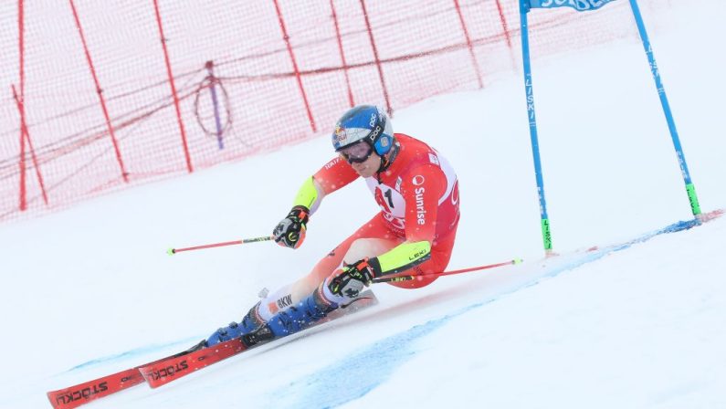 Marco Odermatt vince il primo gigante di Coppa del Mondo a Soelden