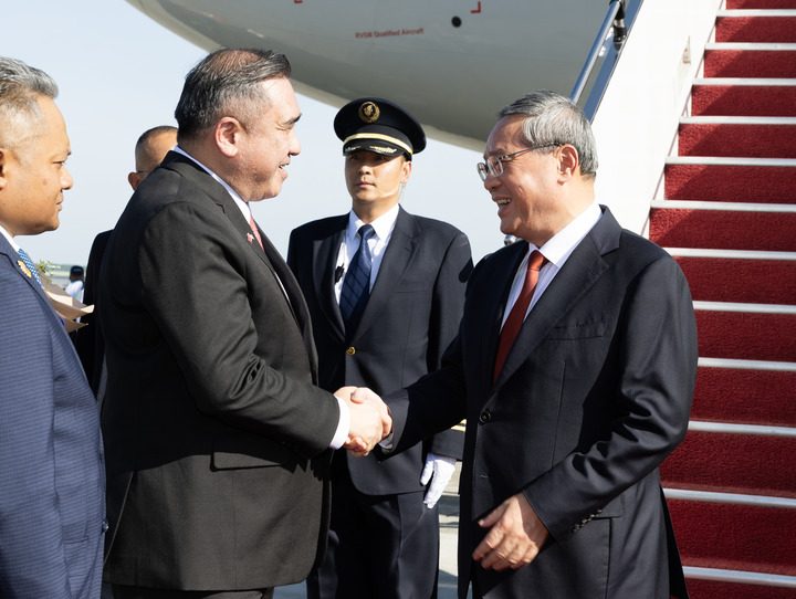 Cina: premier Li in Malesia per incontri leader su cooperazione Asia orientale