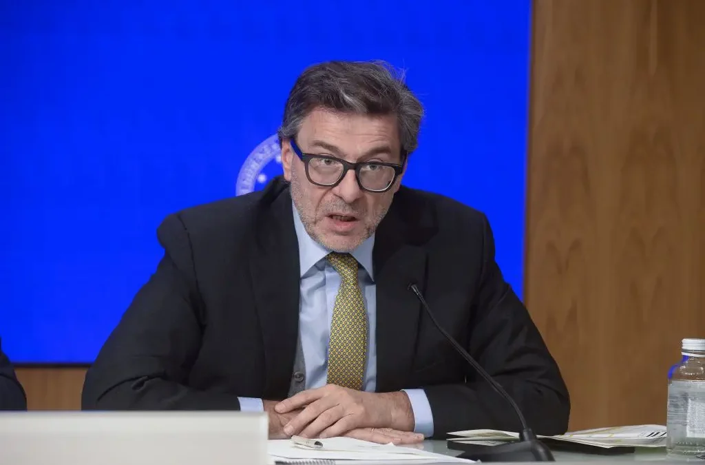 Giorgetti “Il risparmio motore della ricostruzione”
