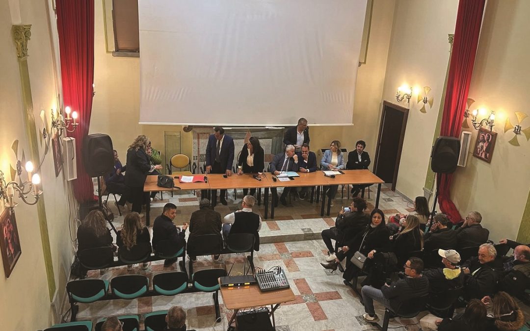 Una seduta del Consiglio comunale di Abriola