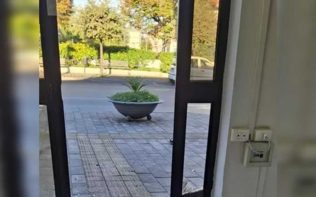 Atto vandalico a Rossano: devastata la delegazione comunale