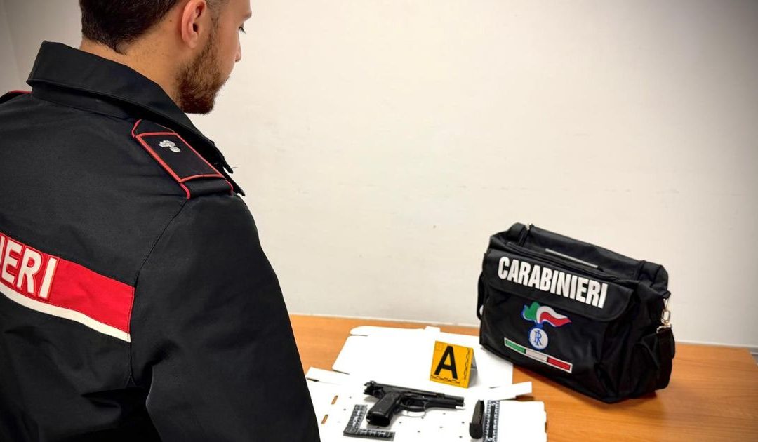 L'arma del tentato omicidio sequestrata dai carabinieri