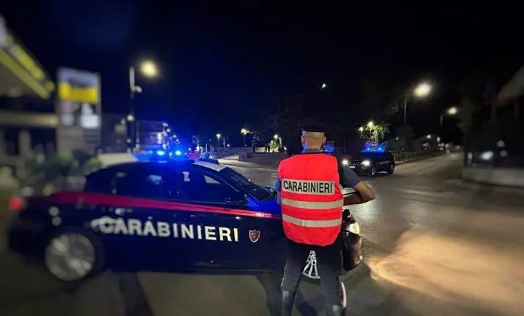 Pusher di 14 anni trovato con 40 dosi di cocaina in tasca nel Napoletano