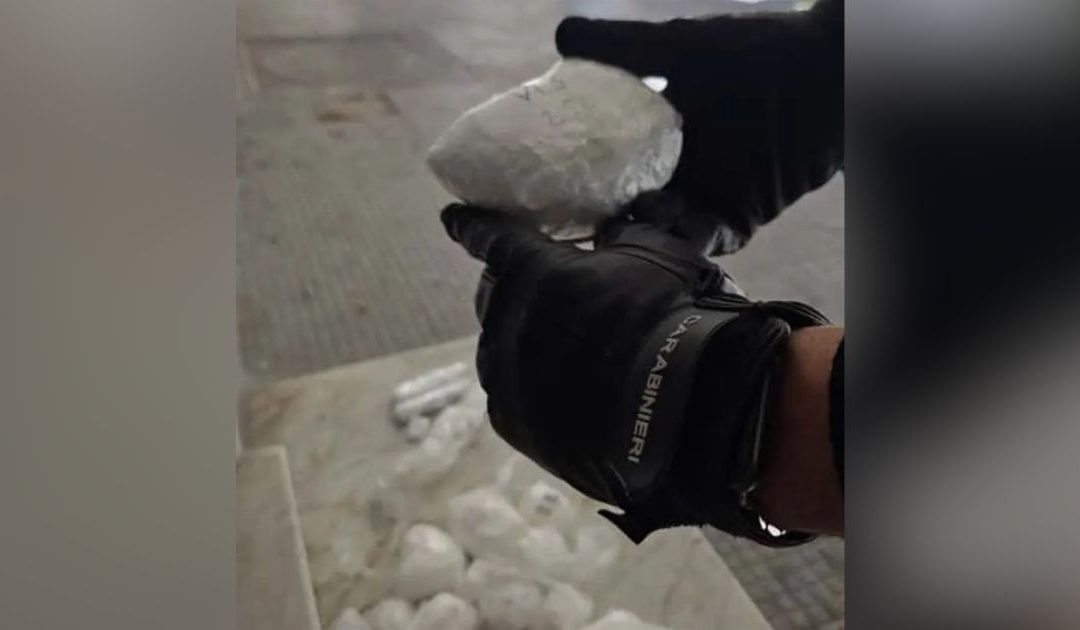Una parte della droga sequestrata