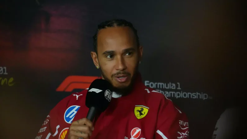 Hamilton “Horner in Ferrari? Voci che non aiutano, non so da dove vengono”