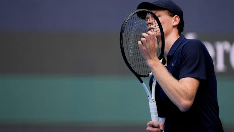 Masters 1000 Shanghai, Sinner si ritira in preda ai crampi: Griekspoor agli ottavi