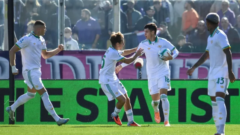 La Roma sbanca Firenze 2-1 in rimonta, è notte fonda per Pioli