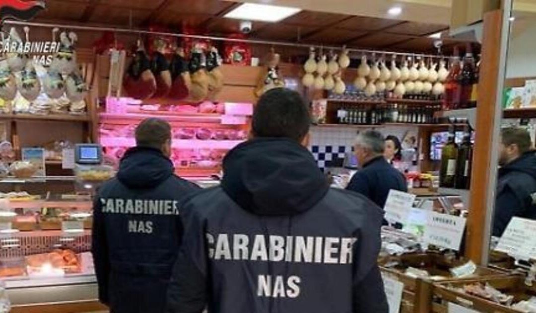 Napoli, sequestro dei Nas di 21 tonnellate di alimenti nei supermercati
