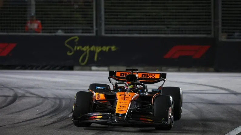 Piastri davanti a tutti nelle libere del venerdì a Singapore, Ferrari tra luci e ombre