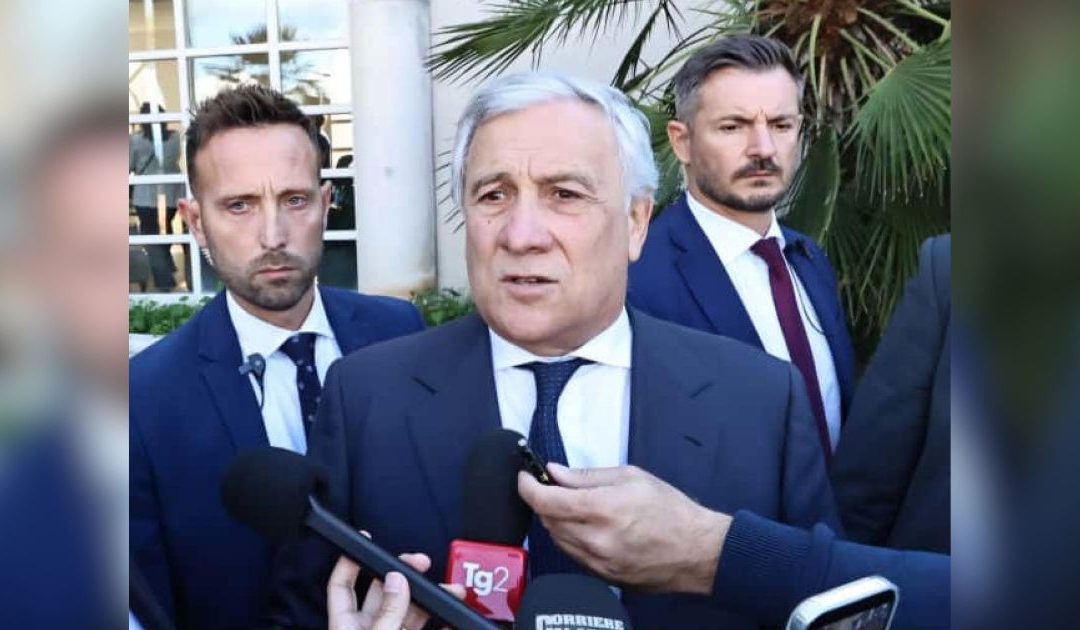 L'arrivo di Antonio Tajani al comitato elettorale di Occhiuto a Gizzeria