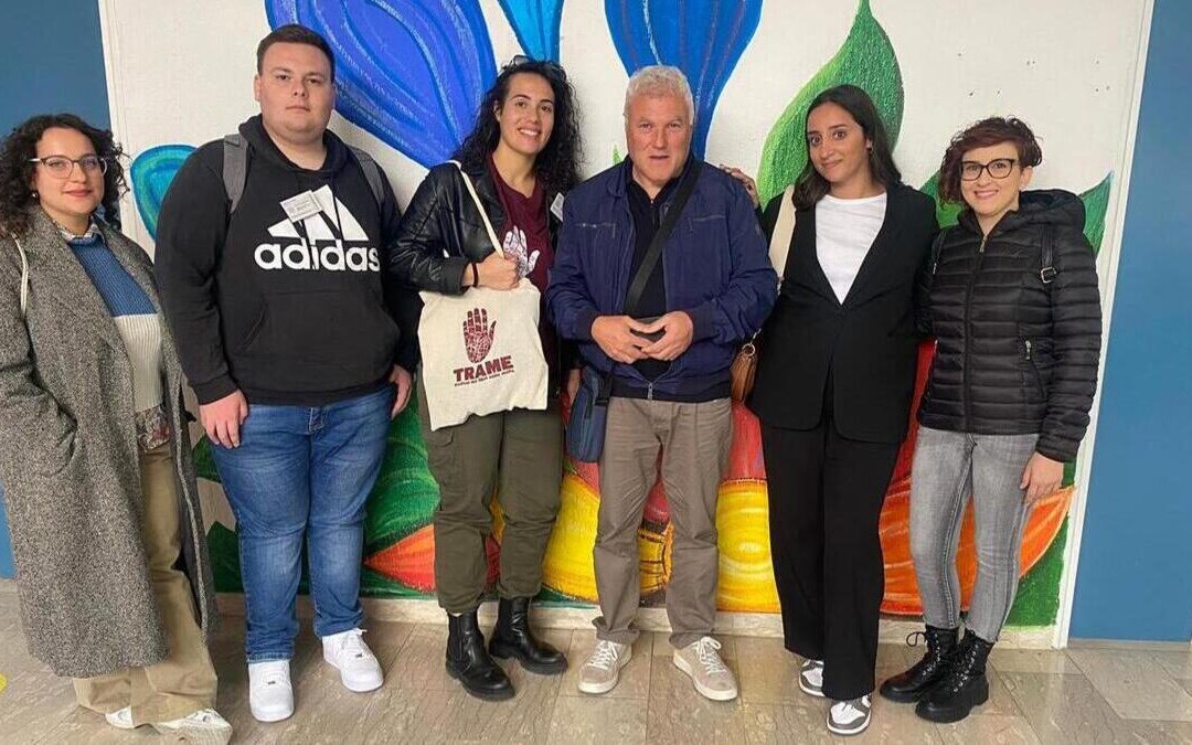 I protagonisti dell'iniziativa svoltati alla scuola di Rombiolo
